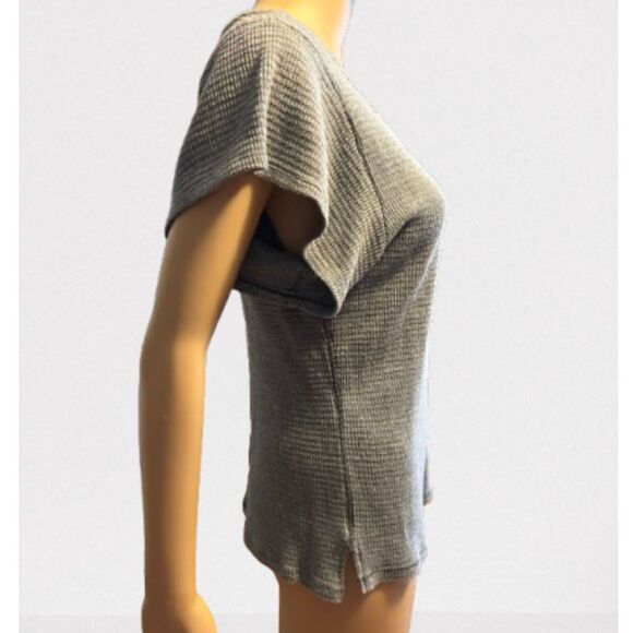 We The Free by Free People Short Sleeve Scoop Neck Waffle Weave Gray Top LG C17 - Picture 2 of 7